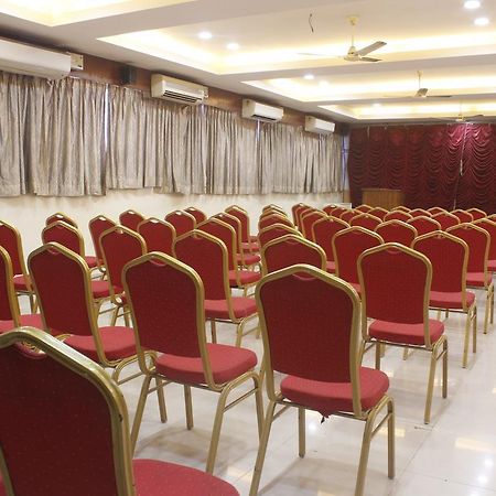 Hotel Chandra'S วิสาขปัตนัม ภายนอก รูปภาพ
