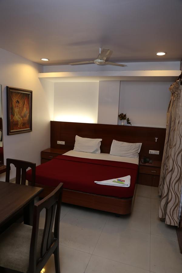 Hotel Chandra'S วิสาขปัตนัม ภายนอก รูปภาพ
