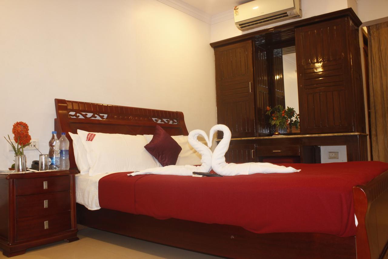 Hotel Chandra'S วิสาขปัตนัม ภายนอก รูปภาพ