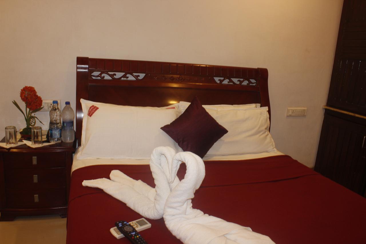 Hotel Chandra'S วิสาขปัตนัม ภายนอก รูปภาพ