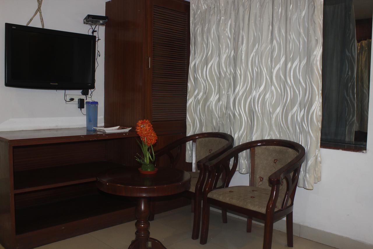 Hotel Chandra'S วิสาขปัตนัม ภายนอก รูปภาพ