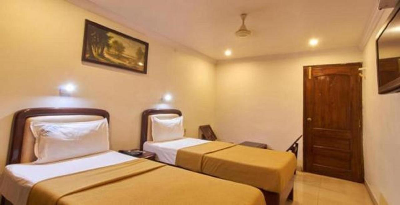 Hotel Chandra'S วิสาขปัตนัม ภายนอก รูปภาพ
